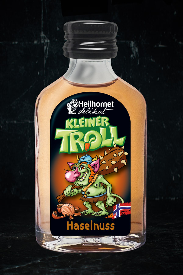 KLEINER TROLL Haselnuss Likör in Miniaturflasche. Heilhornet delikat mit norwegischem Bezug. – Fishing Adventure GmbH