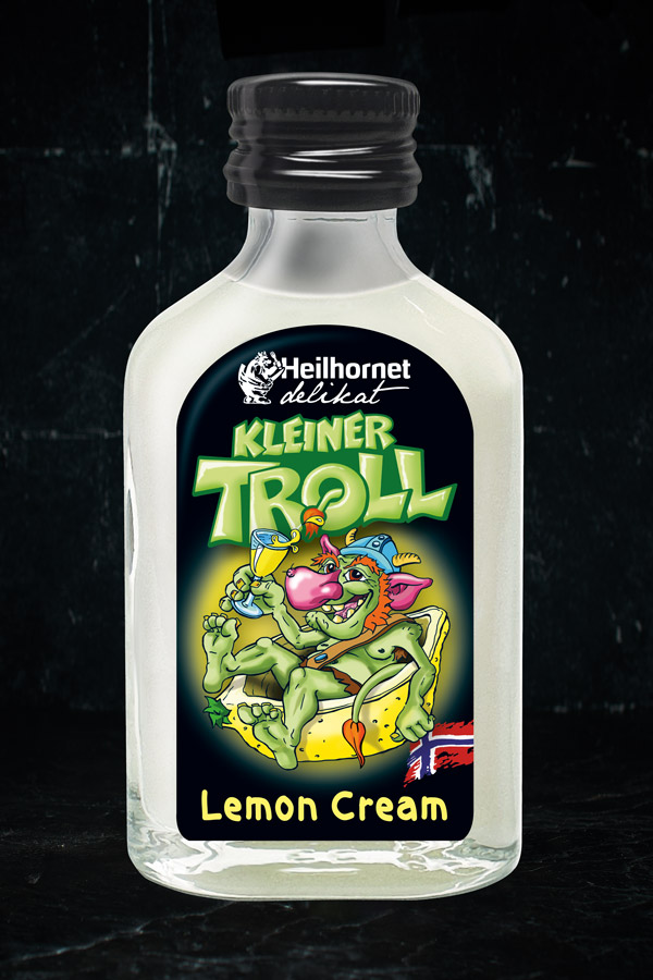 Flasche Kleiner Troll Zitronencremelikör mit Cartoon-Troll auf dem Etikett. – Fishing Adventure GmbH